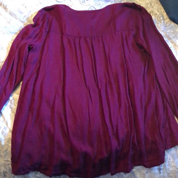 Women’s Old Navy top - Picture 2 of 2